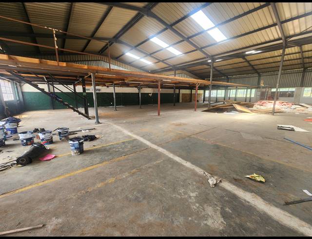 5,500M² WAREHOUSE FOR SALE IN WADEVILLE